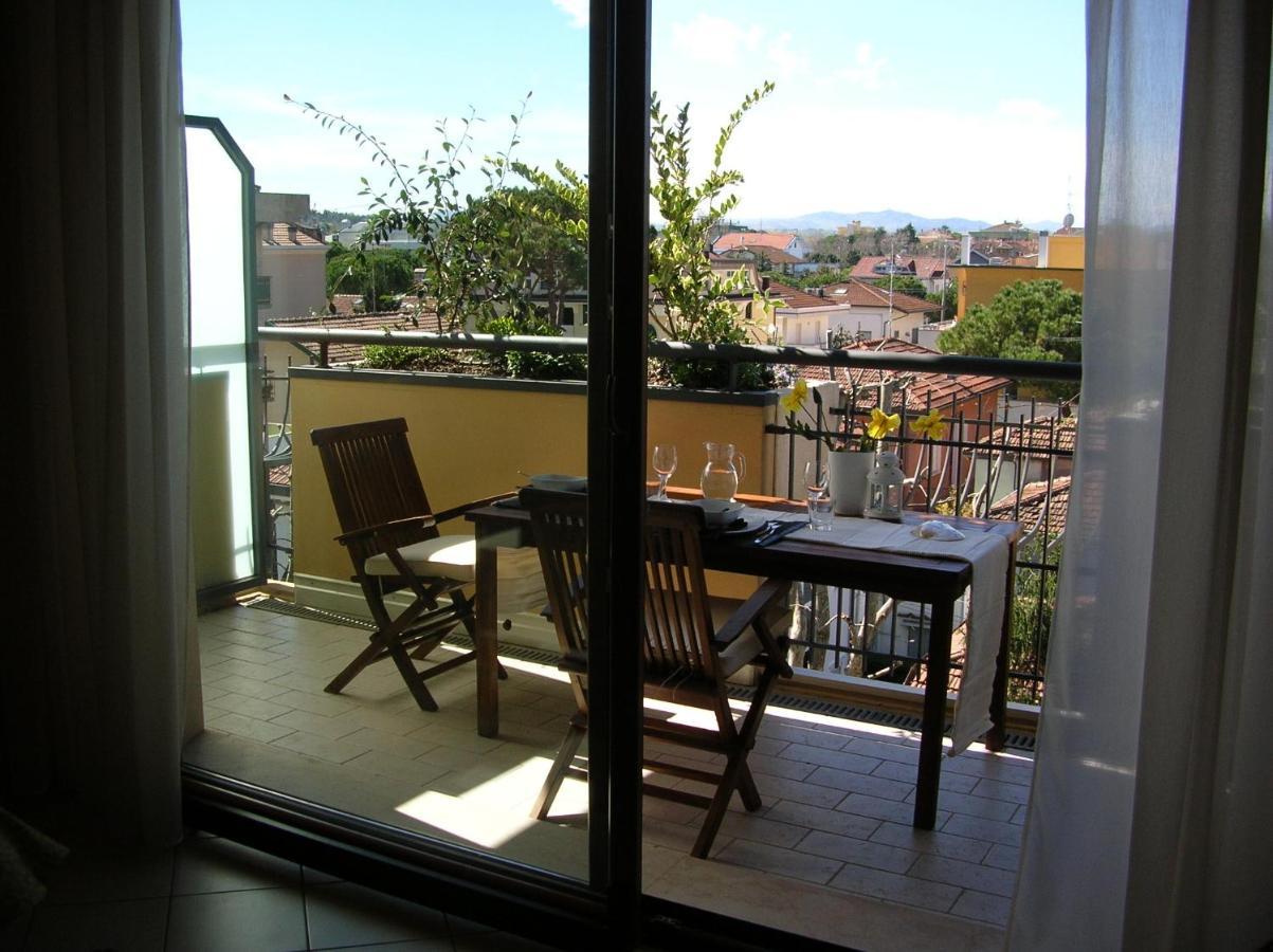 Residence Dory Riccione Eksteriør bilde